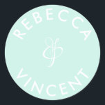 Minimalistische Aqua Green Wedding Persoonlijke Na Ronde Sticker<br><div class="desc">Deze gepersonaliseerde neutrale dankzeggers voor je bruiloft zijn een mooie aanvulling op elke huwelijksfeestdag. Deze aanpasbare stickers zijn ontworpen om een persoonlijke aanraking toe te voegen aan uw huwelijksgunsten of uw cadeautjes te bedanken. Ze komen in verschillende vormen en maten. Deze stickers kunnen ook worden gebruikt om punten zoals uitnodigingen,...</div>