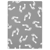 Minimalistische Baby-voetjes op een klembord (Achterkant)