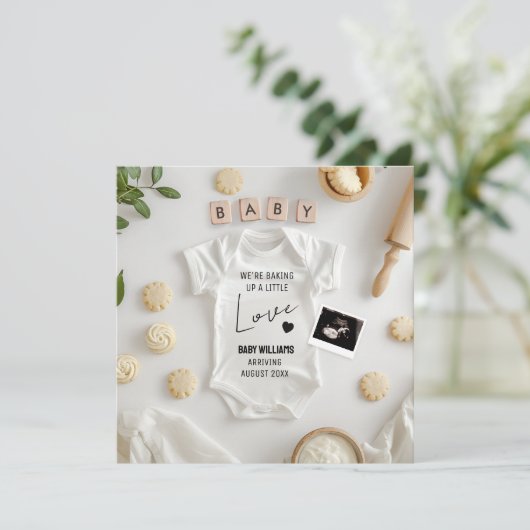 Minimalistische Baking Zwangerschapsaankondiging Kaart (Staand voorkant)