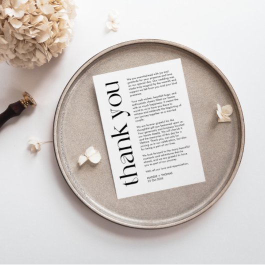 Minimalistische bedankkaart met gedurfde typografi