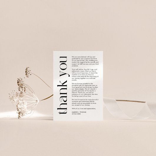 Minimalistische bedankkaart met gedurfde typografi