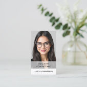 Minimalistische Bedrijfsadviseur QR Code Foto Visitekaartje (Staand voorkant)