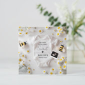 Minimalistische Bee Zwangerschap Aankondiging (Staand voorkant)