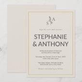 Minimalistische Beige Monogram Wildflower Wedding Kaart (Voorkant / Achterkant)