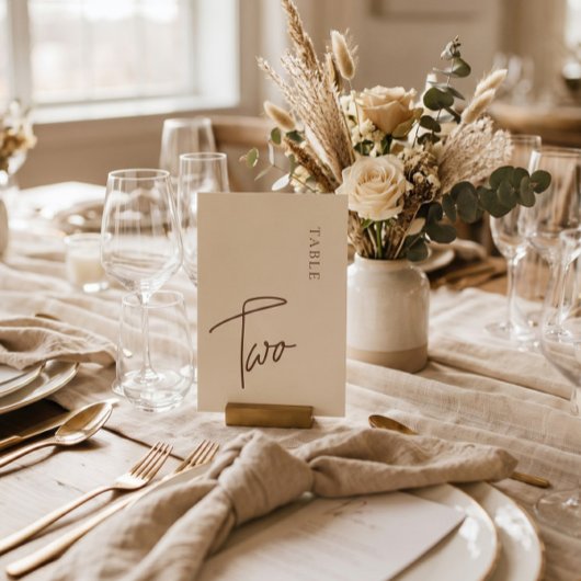 Minimalistische Beige Tafel twee Tafelnummer