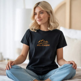 Minimalistische bergshirt met eenvoudig lijnontwer t-shirt