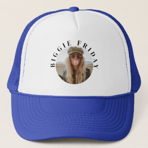 Minimalistische "Biggie Friday"-tekst en aangepast Trucker Pet
