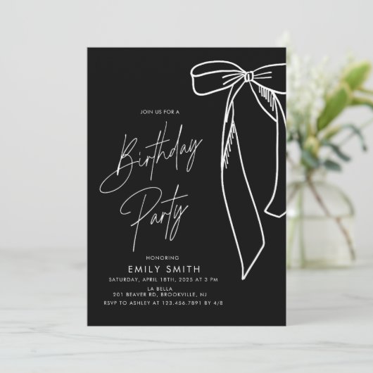 Minimalistische Black Bow Verjaardag Kaart (Staand voorkant)