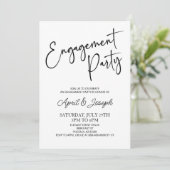 Minimalistische Black White Engagement Party Kaart (Staand voorkant)