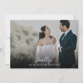 Minimalistische bladeren & fotoscript eindelijk br save the date (Voorkant)