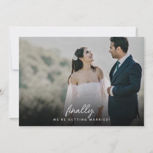 Minimalistische bladeren & fotoscript eindelijk br save the date (Voorkant)