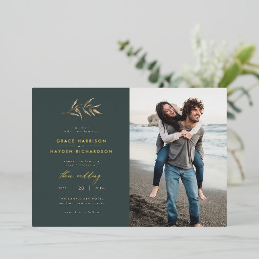 Minimalistische Blauwgroen donkere en sepia Branch Folie Uitnodiging (Staand Voorkant)