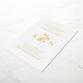 Minimalistische bloemenbruiloft | Luxe gouden mono Folie Uitnodiging (Gedraaid)