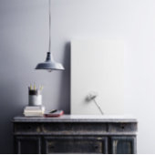 Minimalistische bloemenfotografie in monochroom poster