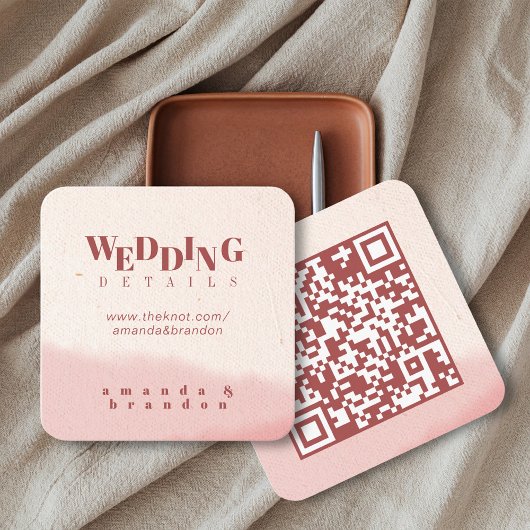 Minimalistische Blush & Bloom Bold Script QR-code Informatiekaartje