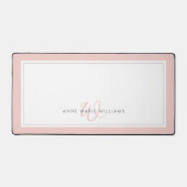Minimalistische Blush Roze Script Twee Rand Monogr Bureaumat (Voorkant)