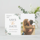 Minimalistische Boho groen witte bloemen foto Save The Date (Staand voorkant)