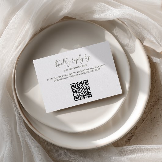 Minimalistische Boho Saliegroen Boog QR Code RSVP  Kaartje