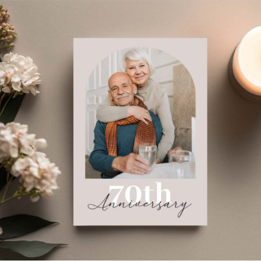 Minimalistische boog beige 70ste trouwdag kaart