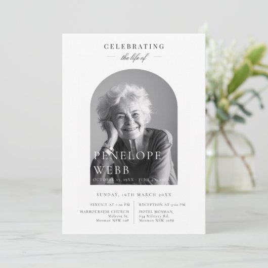 Minimalistische boog viering van het leven begrafe kaart (Staand voorkant)