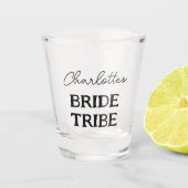 Minimalistische Bruid Tribe Bachelorette Party Shot Glas (Voorkant)