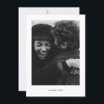 Minimalistische bruiloft Foto Dank u Briefkaart<br><div class="desc">Een minimalistische en elegante bruiloft bedankt je kaart met een eenvoudig lettertype. De tekst en de berichten kunnen op de rug van de kaart worden uitgegeven. Voor een meer geavanceerde aanpassing van dit ontwerp, bijvoorbeeld het wijzigen van de lay-out, het lettertype of de tekstgrootte, klikt u hierboven op de knop...</div>