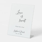 Minimalistische bruiloft liefde is zoete traktatie reclamebord met voetstuk (Voorkant)