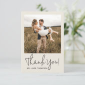 Minimalistische bruiloft moderne stijlvolle script bedankkaart (Staand voorkant)