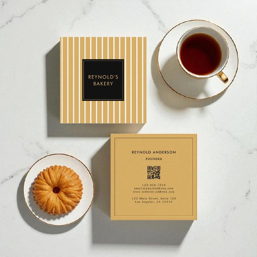 Minimalistische bruin en witte strepen QR Code Bak Vierkante Visitekaartje