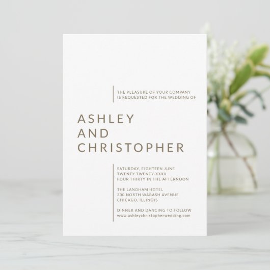 Minimalistische Bruine Geïsoleerde Namen Bruiloft Kaart (Staand voorkant)