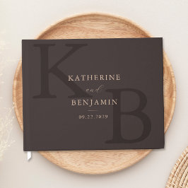 Minimalistische bruine monogram moderne trouw gastenboek