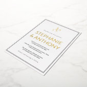 Minimalistische BW Monogram Wildflower Wedding Folie Uitnodiging (Gedraaid)