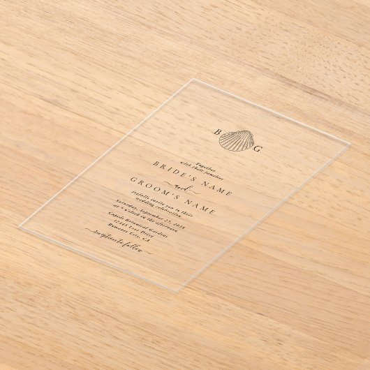 Minimalistische Clam Seashell Monogram Bruiloft Acryl Uitnodigingen (Laagn)