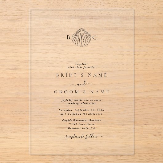 Minimalistische Clam Seashell Monogram Bruiloft Acryl Uitnodigingen (Voorkant)