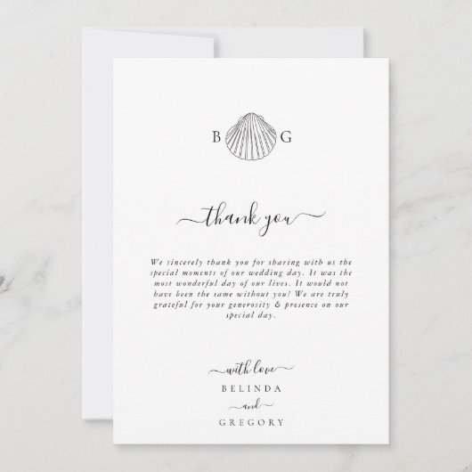 Minimalistische Clam Seashell Monogram Bruiloft Bedankkaart (Voorkant)