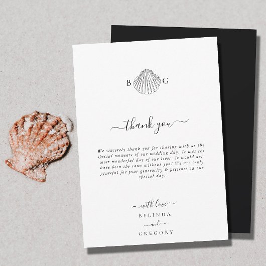 Minimalistische Clam Seashell Monogram Bruiloft Bedankkaart