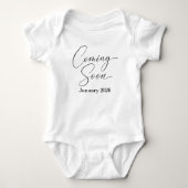 Minimalistische Coming Soon Aankondiging Zwangersc Romper (Voorkant)