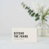 Minimalistische Content Creator Card | Bone Cream Visitekaartje (Staand voorkant)