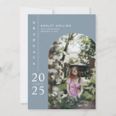 Minimalistische Dusty Blue Arch Photo Graduation P Kaart (Voorkant)