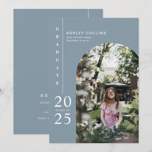 Minimalistische Dusty Blue Arch Photo Graduation P Kaart (Voorkant / Achterkant)