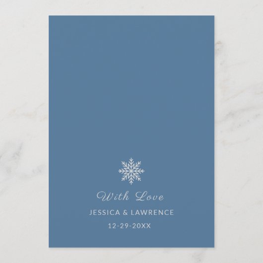 Minimalistische Dusty Blue Trouwtafel Menu Kaarten (Achterkant)