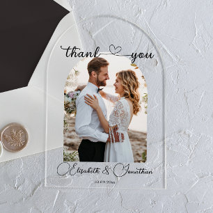 Minimalistische Eenvoudig Script Hart Foto Boog We Acryl Uitnodigingen