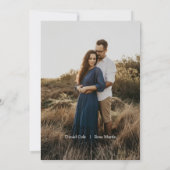Minimalistische Eenvoudige Beige Bruiloft Kaart (Achterkant)
