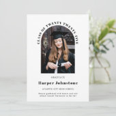Minimalistische Eenvoudige Foto Afstudeer Uitnodig Kaart (Staand voorkant)