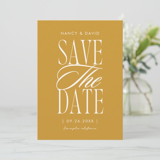 Minimalistische Eenvoudige Script Mosterd Trouw Save The Date (Staand voorkant)