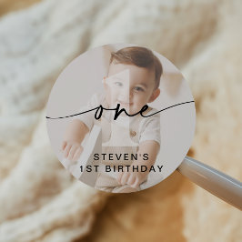 Minimalistische eerste verjaardag van één foto ronde sticker
