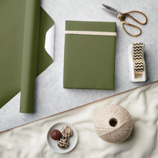 Minimalistische effen elegante legergroene kleur cadeaupapier (Crafts)