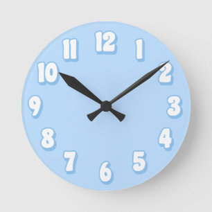 Minimalistische effen pastelblauwe jongens retro  ronde klok