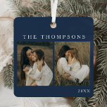 Minimalistische Elegant Eenvoudige 4 Foto Blauwe K Metalen Ornament<br><div class="desc">Vier dit vakantieseizoen met het Minimalist Elegant Simple 4 Photo Blue Christmas Metal Ornament, een gepersonaliseerde, onbreekbare aandenken die perfect is om je favoriete herinneringen te delen. Met ruimte voor vier foto's op een dubbelzijdig ontwerp, combineert dit moderne ornament elegantie met bruikbaarheid. De diepblauwe achtergrond en de minimalistische lay-out laten...</div>