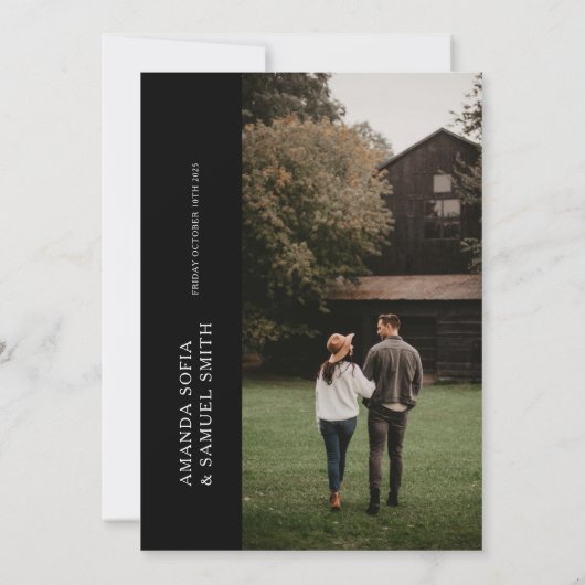 Minimalistische Elegant Zwart Wit Foto Verloving Kaart (Achterkant)